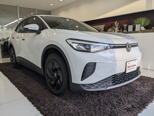 ID.4 ライト 新車保証継承付 禁煙車 LEDヘッドライト ACC レーンアシスト カープレイ バックカメラ 全周囲カメラ オートハイビーム ハーフレザーシート シートヒーター ID.light パーキングセンサー(3枚目)