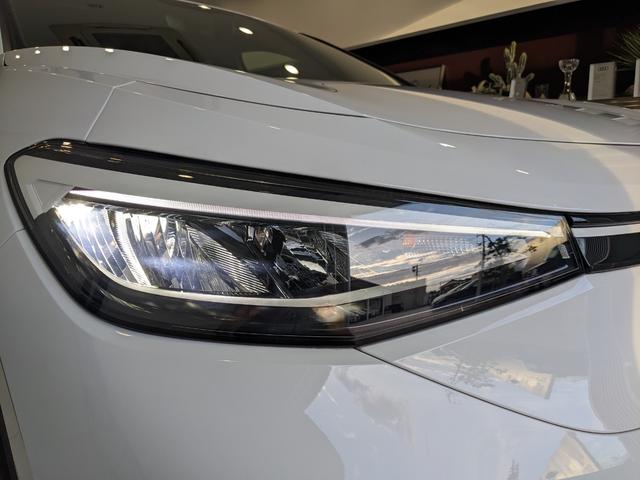 ID.4 ライト 新車保証継承付 禁煙車 LEDヘッドライト ACC レーンアシスト カープレイ バックカメラ 全周囲カメラ オートハイビーム ハーフレザーシート シートヒーター ID.light パーキングセンサー(4枚目)