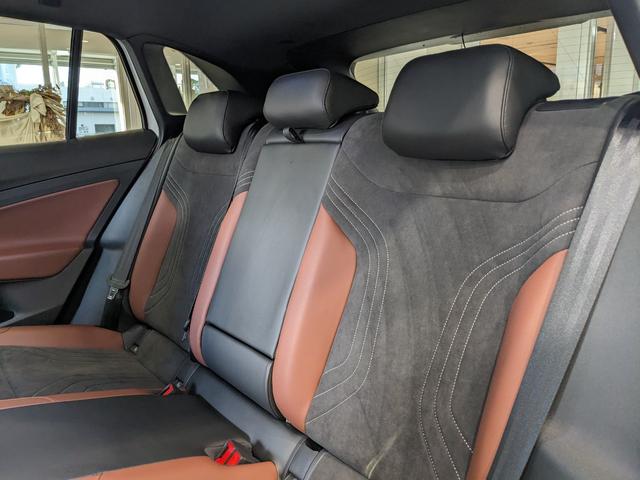 ID.4 ライト 新車保証継承付 禁煙車 LEDヘッドライト ACC レーンアシスト カープレイ バックカメラ 全周囲カメラ オートハイビーム ハーフレザーシート シートヒーター ID.light パーキングセンサー(26枚目)