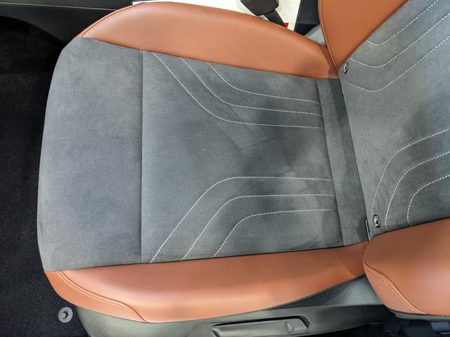 ID.4 ライト 新車保証継承付 禁煙車 LEDヘッドライト ACC レーンアシスト カープレイ バックカメラ 全周囲カメラ オートハイビーム ハーフレザーシート シートヒーター ID.light パーキングセンサー(28枚目)