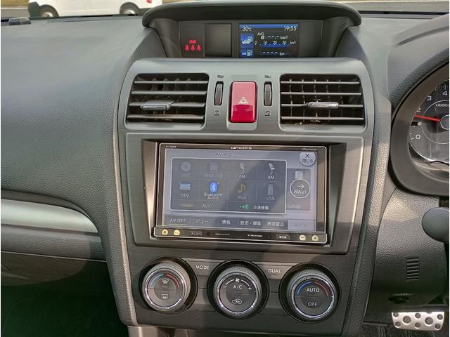 ２．０ＸＴ　アイサイト　ＡＷＤ／パワーシート／パドルシフト／両席シートヒーター／オートライト／ｃａｒｒｒｏｚｚｅｒｉａ　ＡＶＩＣ－ＭＲＺ００９メモリーナビ／Ｃｌａｚｚｉｏレザー調シートカバー／スマートキー／(4枚目)