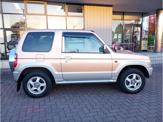 パジェロミニ ブルームエディションＶＲ　４ＷＤ／純正１５インチホイール／バックカメラ／ｃａｒｒｏｚｚｅｒｉａＡＶＩＣ－ＲＺ３０１メモリーナビ（17枚目）