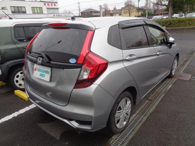 フィット １３Ｇ　助手席回転シート車／Ｂｌｕｅｔｏｏｔｈ接続／ナビ／バックカメラ／ＥＴＣ／スマートキー／オートライト（2枚目）