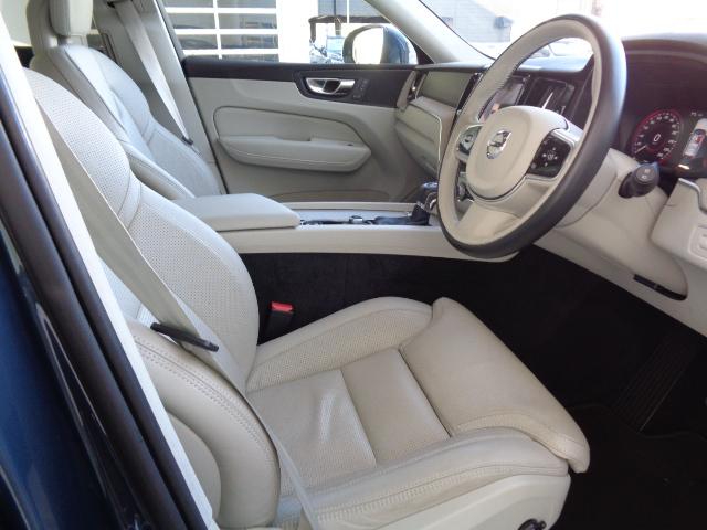 ＸＣ６０ Ｔ５　ＡＷＤ　インスクリプション　電子制御ＡＷＤシステム　パーフォレーテッド・ファインナッパレザー（フロント・ベンチレーション機能付）　ＨＤＤナビゲーションシステム　本革巻ステアリングホイール（5枚目）