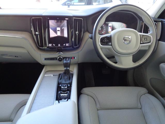 ＸＣ６０ Ｔ５　ＡＷＤ　インスクリプション　電子制御ＡＷＤシステム　パーフォレーテッド・ファインナッパレザー（フロント・ベンチレーション機能付）　ＨＤＤナビゲーションシステム　本革巻ステアリングホイール（8枚目）