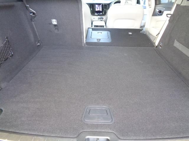 ＸＣ６０ Ｔ５　ＡＷＤ　インスクリプション　電子制御ＡＷＤシステム　パーフォレーテッド・ファインナッパレザー（フロント・ベンチレーション機能付）　ＨＤＤナビゲーションシステム　本革巻ステアリングホイール（10枚目）