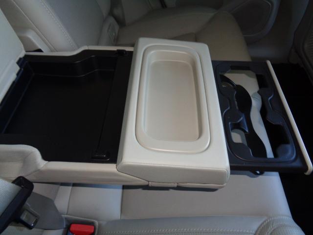 ＸＣ６０ Ｔ５　ＡＷＤ　インスクリプション　電子制御ＡＷＤシステム　パーフォレーテッド・ファインナッパレザー（フロント・ベンチレーション機能付）　ＨＤＤナビゲーションシステム　本革巻ステアリングホイール（29枚目）