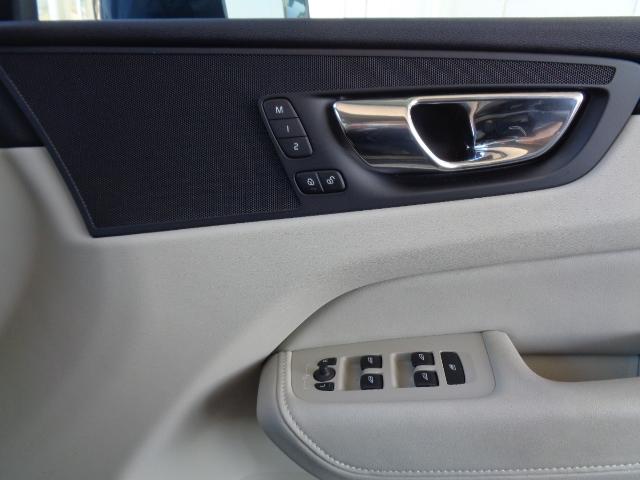 ＸＣ６０ Ｔ５　ＡＷＤ　インスクリプション　電子制御ＡＷＤシステム　パーフォレーテッド・ファインナッパレザー（フロント・ベンチレーション機能付）　ＨＤＤナビゲーションシステム　本革巻ステアリングホイール（30枚目）