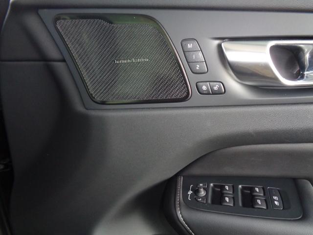 XC60 アルティメット B5 AWD 電子制御AWDシステム ハーマンカードプレミアムサウンドシステム パーフォレーテッド・ファインナッパレザー FRシートヒーター チルトアップ機構付電動パノラマ・ガラスルーフ ヘッドアップディスプレイ(33枚目)