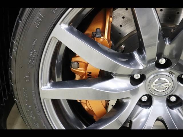GT-R Pure edition 禁煙車 BOSEサウンドシステム ワンオーナーハーフレザー ブレンボブレーキ バックカメラ ETC リアウイング HIDオートライト スマートキー(7枚目)