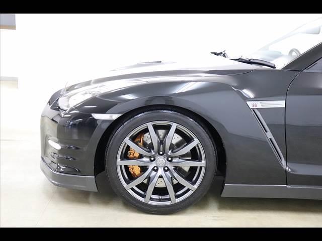 GT-R Pure edition 禁煙車 BOSEサウンドシステム ワンオーナーハーフレザー ブレンボブレーキ バックカメラ ETC リアウイング HIDオートライト スマートキー(21枚目)