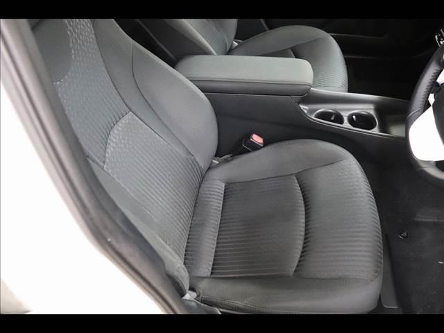 プリウス S “Safety Plus” レーダクルーズ レーダークルーズ クリアランスソナー LEDオートライト レザーハンドル 純正ナビ TV バックカメラ HUD スマートキー プッシュスタート ETC 純正アルミ 禁煙車 純正アルミ(41枚目)