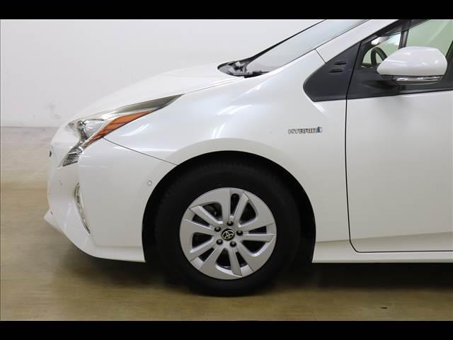 プリウス S “Safety Plus” レーダクルーズ レーダークルーズ クリアランスソナー LEDオートライト レザーハンドル 純正ナビ TV バックカメラ HUD スマートキー プッシュスタート ETC 純正アルミ 禁煙車 純正アルミ(48枚目)