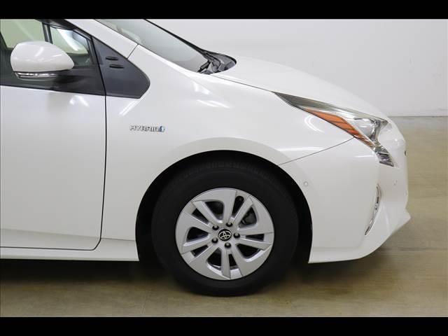 プリウス S “Safety Plus” レーダクルーズ レーダークルーズ クリアランスソナー LEDオートライト レザーハンドル 純正ナビ TV バックカメラ HUD スマートキー プッシュスタート ETC 純正アルミ 禁煙車 純正アルミ(56枚目)