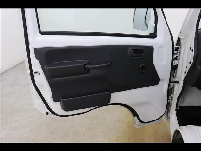 ユーカープラスでは岡山県内でたくさんの車種を展示販売おります！！アクア、ヴェゼル、ハスラー、Ｎ−ＢＯＸ、ベンツ、ＢＭＷ、レヴォーグ、８６、レクサス、ＮＸ、ＲＸ、ＣＸ５、ＭＩＮＩ、デリカ、プリウス