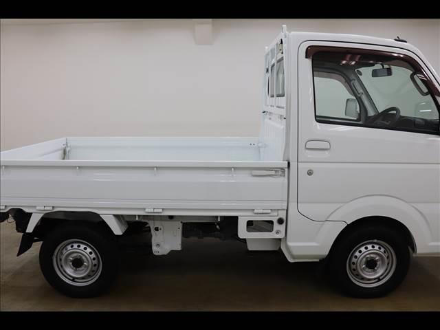 展示車は全てこちらの工場にて法定点検整備を実施