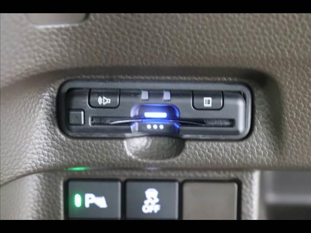 N-BOX L シートヒーター バックカメラ フルセグTV 純正7型ナビ フルセグTV Bluetooth バックカメラ ETC シートヒーター 左パワースライド 禁煙車 衝突被害軽減ブレーキ レーダークルーズ LEDオートライト 障害物センサー(6枚目)