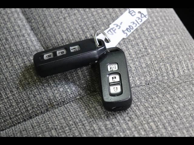 N-BOX L シートヒーター バックカメラ フルセグTV 純正7型ナビ フルセグTV Bluetooth バックカメラ ETC シートヒーター 左パワースライド 禁煙車 衝突被害軽減ブレーキ レーダークルーズ LEDオートライト 障害物センサー(8枚目)