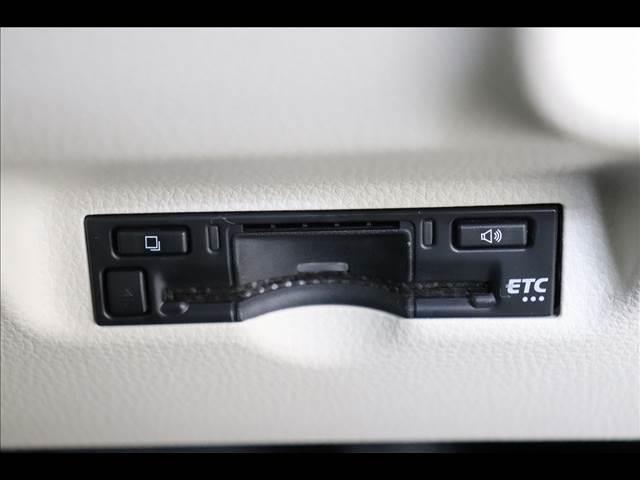 シエンタ ＨＹＢＲＩＤ　Ｚ　７人　後席モニター　全周囲カメラ　ＢＳＭ　１０．５型ナビ　後席フリップダウンモニター　全周囲カメラ　ＢＳＭ　両側パワースライド　シートヒーター　ステアリングヒーター　禁煙車　フルセグＴＶ　クリアランスソナー　ＥＴＣ　ハイブリッド（7枚目）