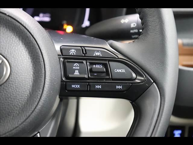 シエンタ ＨＹＢＲＩＤ　Ｚ　７人　後席モニター　全周囲カメラ　ＢＳＭ　１０．５型ナビ　後席フリップダウンモニター　全周囲カメラ　ＢＳＭ　両側パワースライド　シートヒーター　ステアリングヒーター　禁煙車　フルセグＴＶ　クリアランスソナー　ＥＴＣ　ハイブリッド（34枚目）