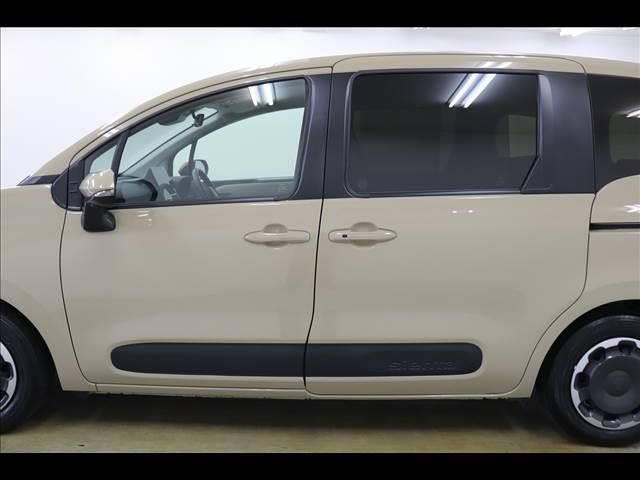 シエンタ ＨＹＢＲＩＤ　Ｚ　７人　後席モニター　全周囲カメラ　ＢＳＭ　１０．５型ナビ　後席フリップダウンモニター　全周囲カメラ　ＢＳＭ　両側パワースライド　シートヒーター　ステアリングヒーター　禁煙車　フルセグＴＶ　クリアランスソナー　ＥＴＣ　ハイブリッド（49枚目）