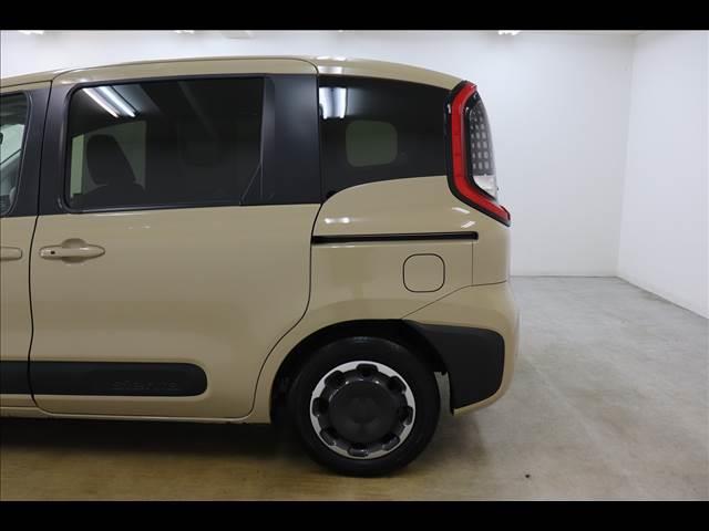 シエンタ ＨＹＢＲＩＤ　Ｚ　７人　後席モニター　全周囲カメラ　ＢＳＭ　１０．５型ナビ　後席フリップダウンモニター　全周囲カメラ　ＢＳＭ　両側パワースライド　シートヒーター　ステアリングヒーター　禁煙車　フルセグＴＶ　クリアランスソナー　ＥＴＣ　ハイブリッド（50枚目）