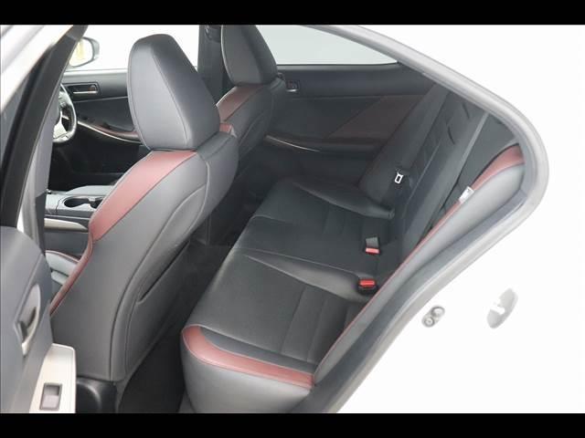 IS IS300h F SPORT 黒革 サンルーフ レダクル サンルーフ 黒革シート ベンチレーション レーダークルーズ クリアランスソナー 禁煙車 フルセグTV Bluetooth バックカメラ ETC LEDオートライト スマートキー(13枚目)