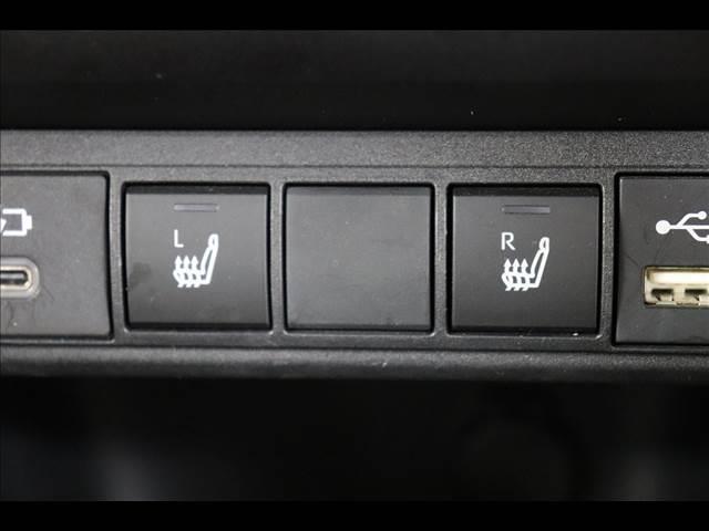 ヤリスクロス HYBRID Z Adventure シートヒーター 純正ディスプレイオーディオ Bluetooth バックカメラ ETC クリアランスソナー レーダークルーズ 禁煙車 ハイブリッド シートヒーター ステアリングヒーター 前後ドラレコ スマートキー(3枚目)