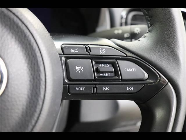 ヤリスクロス HYBRID Z Adventure シートヒーター 純正ディスプレイオーディオ Bluetooth バックカメラ ETC クリアランスソナー レーダークルーズ 禁煙車 ハイブリッド シートヒーター ステアリングヒーター 前後ドラレコ スマートキー(4枚目)