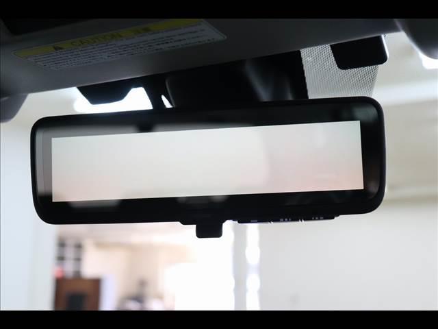 展示車は全てこちらの工場にて法定点検整備を実施