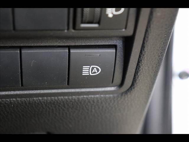 ヤリス Ｘ　スマートキー　バックカメラ　セーフティセンス　スマートキー　ディスプレイオーディオ　Ｂｌｕｅｔｏｏｔｈ　バックカメラ　クリアランスソナー　禁煙車　衝突被害軽減ブレーキ　オートマチックハイビーム　ステアリングリモコン（35枚目）