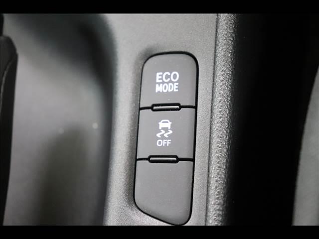 ヤリス Ｘ　スマートキー　バックカメラ　セーフティセンス　スマートキー　ディスプレイオーディオ　Ｂｌｕｅｔｏｏｔｈ　バックカメラ　クリアランスソナー　禁煙車　衝突被害軽減ブレーキ　オートマチックハイビーム　ステアリングリモコン（36枚目）