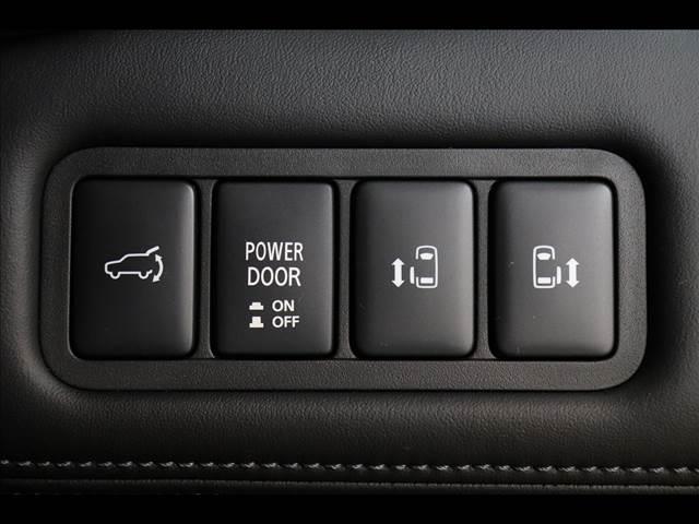 デリカＤ：５ Ｐ　７人　オートステップ　ＢＳＷ　全周囲カメラ　登録済未使用車　オートステップ　ＢＳＷ　アダプティブクルーズ　パワーバックドア　両側パワースライド　全周囲カメラ　ＬＥＤオートライト　ディーゼルターボ　４ＷＤ　禁煙車　シートヒーター　７人乗り（7枚目）