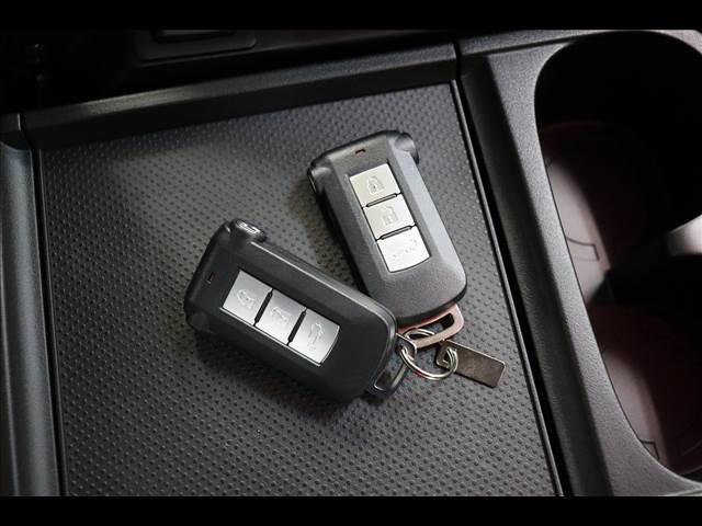 デリカＤ：５ Ｐ　７人　オートステップ　ＢＳＷ　全周囲カメラ　登録済未使用車　オートステップ　ＢＳＷ　アダプティブクルーズ　パワーバックドア　両側パワースライド　全周囲カメラ　ＬＥＤオートライト　ディーゼルターボ　４ＷＤ　禁煙車　シートヒーター　７人乗り（32枚目）