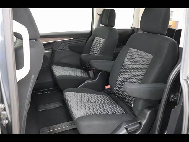 デリカＤ：５ Ｐ　７人　オートステップ　ＢＳＷ　全周囲カメラ　登録済未使用車　オートステップ　ＢＳＷ　アダプティブクルーズ　パワーバックドア　両側パワースライド　全周囲カメラ　ＬＥＤオートライト　ディーゼルターボ　４ＷＤ　禁煙車　シートヒーター　７人乗り（42枚目）