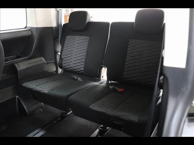 デリカＤ：５ Ｐ　７人オートステップ　ＢＳＷ　全周囲カメラ　登録済未使用車　オートステップ　ＢＳＷ　アダプティブクルーズ　パワーバックドア　両側パワースライド　全周囲カメラ　ＬＥＤオートライト　ディーゼルターボ　４ＷＤ　禁煙車　シートヒーター　７人乗り（13枚目）