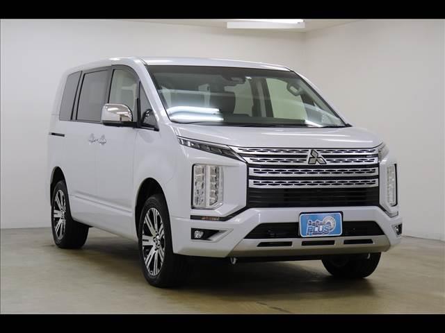 デリカＤ：５ Ｐ　７人オートステップ　ＢＳＷ　全周囲カメラ　登録済未使用車　オートステップ　ＢＳＷ　アダプティブクルーズ　パワーバックドア　両側パワースライド　全周囲カメラ　ＬＥＤオートライト　ディーゼルターボ　４ＷＤ　禁煙車　シートヒーター　７人乗り（18枚目）