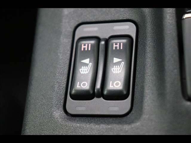 純正８型ナビ　フルセグＴＶ　Ｂｌｕｅｔｏｏｔｈ　バックカメラ　サイドカメラ　ＢＳＭ　レーダークルーズ　シートヒーター　パーキングセンサー　スマートキー　ＥＴＣ　禁煙車　衝突被害軽減ブレーキ