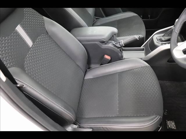 ロッキー Premium 9型ナビ 全周囲カメラ BSM 純正9型ナビ フルセグTV Bluetooth 全周囲カメラ BSM アダプティブクルーズ シートヒーター 禁煙車 LEDオートライト ETC スマートキー 2トーン ターボ(41枚目)