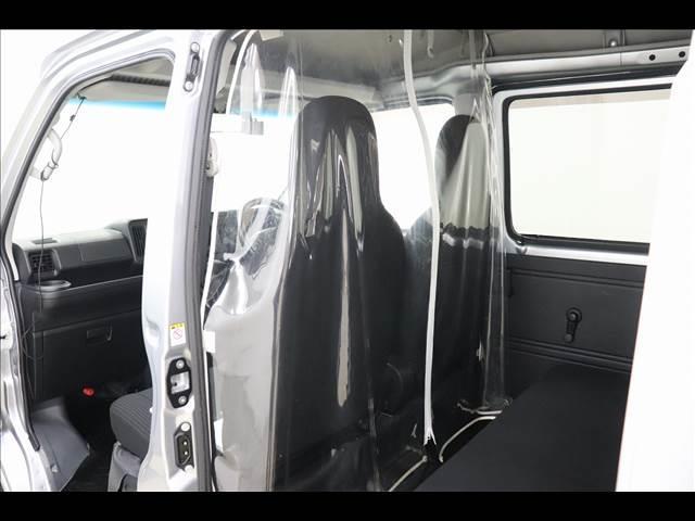 ハイゼットカーゴ デラックスＳＡＩＩＩ　ＬＥＤオートライト　衝突被害軽減ブレーキ　踏み間違い防止アシスト　アイドリングストップ　ＬＥＤライト　キーレスキー　純正ラジオ　オートハイビーム　ＡＢＳ　Ｗエアバック　禁煙車　プライバシーガラス　ドラレコ（38枚目）