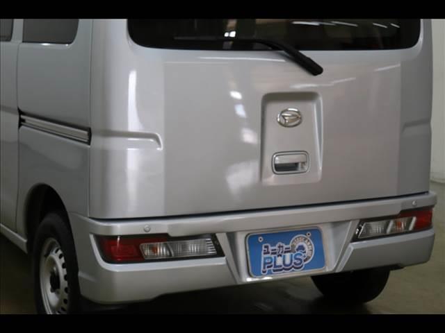 ハイゼットカーゴ デラックスＳＡＩＩＩ　ＬＥＤオートライト　衝突被害軽減ブレーキ　踏み間違い防止アシスト　アイドリングストップ　ＬＥＤライト　キーレスキー　純正ラジオ　オートハイビーム　ＡＢＳ　Ｗエアバック　禁煙車　プライバシーガラス　ドラレコ（53枚目）