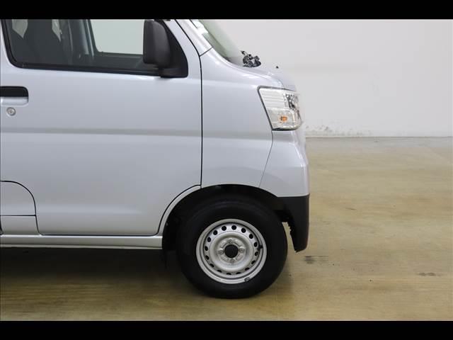 ハイゼットカーゴ デラックスＳＡＩＩＩ　ＬＥＤオートライト　衝突被害軽減ブレーキ　踏み間違い防止アシスト　アイドリングストップ　ＬＥＤライト　キーレスキー　純正ラジオ　オートハイビーム　ＡＢＳ　Ｗエアバック　禁煙車　プライバシーガラス　ドラレコ（56枚目）