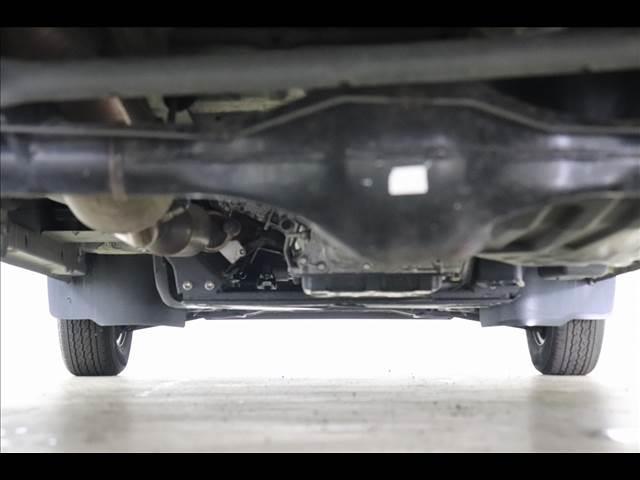 ハイゼットカーゴ デラックスＳＡＩＩＩ　ＬＥＤオートライト　衝突被害軽減ブレーキ　踏み間違い防止アシスト　アイドリングストップ　ＬＥＤライト　キーレスキー　純正ラジオ　オートハイビーム　ＡＢＳ　Ｗエアバック　禁煙車　プライバシーガラス　ドラレコ（60枚目）