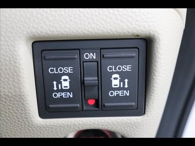 N-BOX G・Lターボ Honda SENSING 8型ナビ 両側電動 純正8型ナビ フルセグTV Bluetooth バックカメラ ETC 両側パワースライド シートヒーター 禁煙車 ターボ LEDオートライト レーダークルーズ 衝突被害軽減ブレーキ(3枚目)