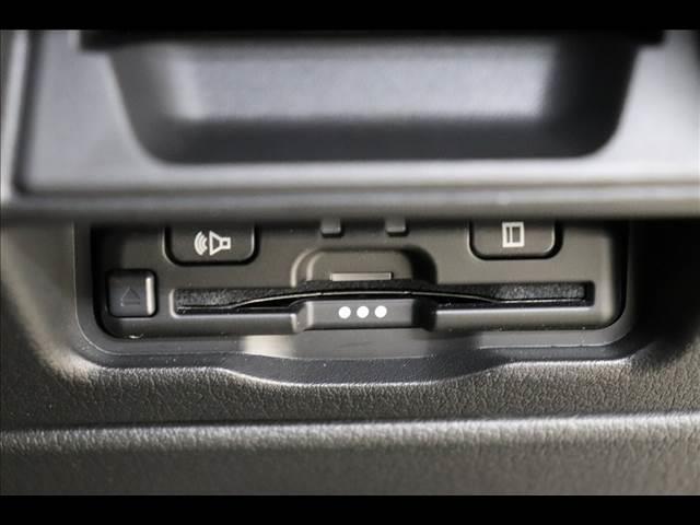 CX-60 XD エクスクルーシブモード サンルーフ 全周囲カメラ 黒革シート ベンチレーション ステアリングヒーター 禁煙車 ディーゼルターボ フルセグTV Bluetooth クリアランスソナー レーダークルーズ BSM(6枚目)