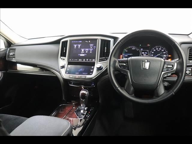 クラウンハイブリッド ロイヤルサルーン　レーダークルーズ　シートヒーター　プリクラッシュセーフティ　レーダークルーズ　純正ナビ　フルセグＴＶ　Ｂｌｕｅｔｏｏｔｈ　バックカメラ　ＥＴＣ　クリアランスソナー　禁煙車　シートヒーター　ステアリングヒーター　ハイブリッド（29枚目）