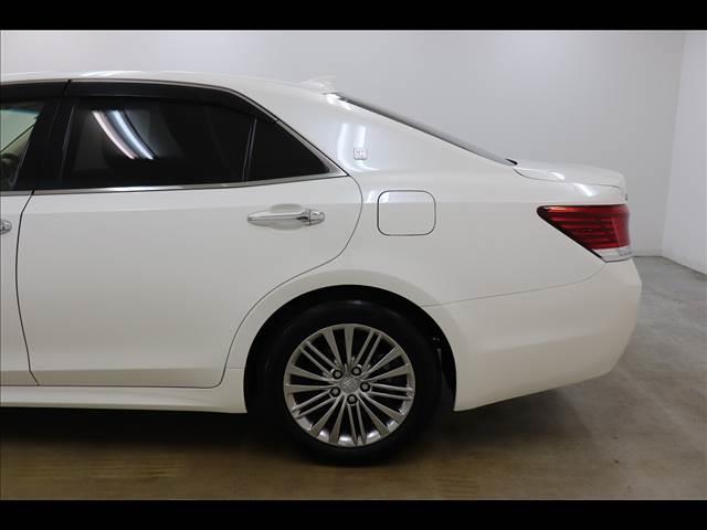 クラウンハイブリッド ロイヤルサルーン　レーダークルーズ　シートヒーター　プリクラッシュセーフティ　レーダークルーズ　純正ナビ　フルセグＴＶ　Ｂｌｕｅｔｏｏｔｈ　バックカメラ　ＥＴＣ　クリアランスソナー　禁煙車　シートヒーター　ステアリングヒーター　ハイブリッド（50枚目）