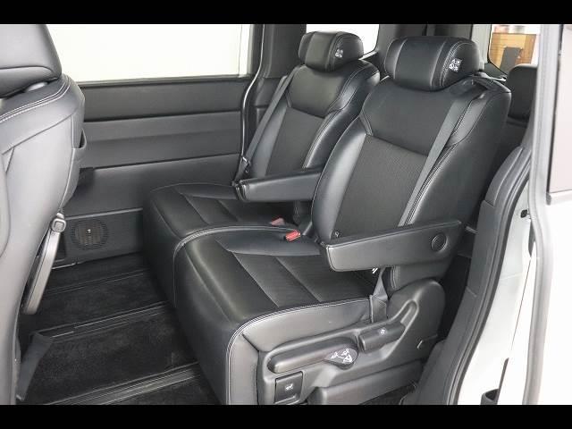 ステップワゴン ｅ：ＨＥＶ　ＳＰＡＤＡ　後席モニター　９型ナビ　純正９型ナビ　フルセグＴＶ　Ｂｌｕｅｔｏｏｔｈ　ＢＳＭ　１５．６型後席モニター　両側パワースライド　シートヒーター　クリアランスソナー　パワーバックドア　禁煙車　レーダークルーズ（12枚目）