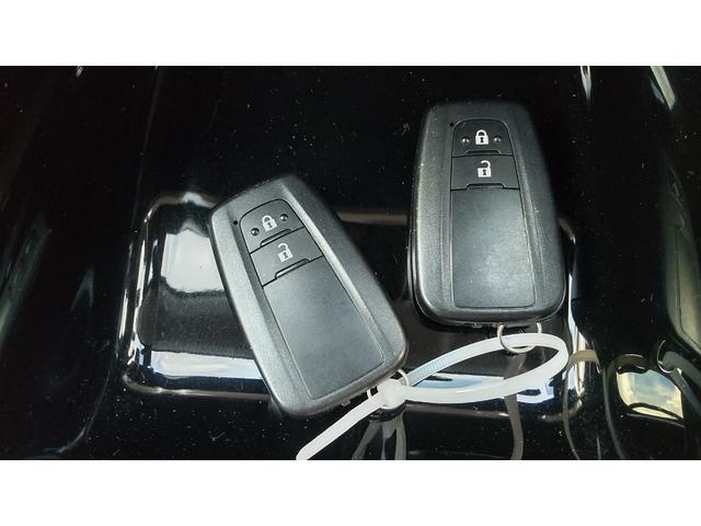 プリウス Sセーフティプラス メモリーナビ・フルセグ・CD/DVD再生・Bluetooth・バックカメラ・オートクルーズ・社外アルミ15インチ・LEDライト・フォグ・オートライト・オートハイビーム・スマートキー・プッシュスタート(11枚目)