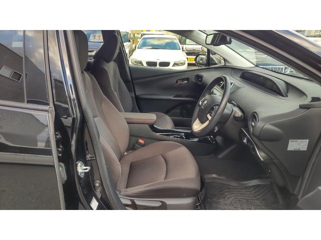 プリウス Sセーフティプラス メモリーナビ・フルセグ・CD/DVD再生・Bluetooth・バックカメラ・オートクルーズ・社外アルミ15インチ・LEDライト・フォグ・オートライト・オートハイビーム・スマートキー・プッシュスタート(15枚目)